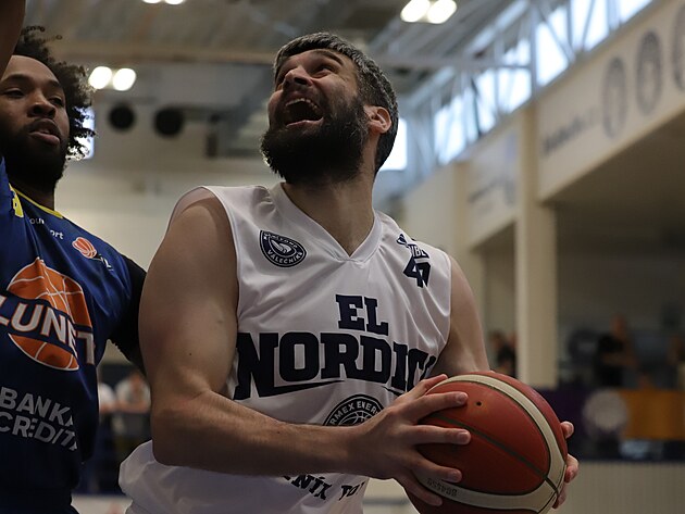 Děčín çeyrek finalde, Houser yarışı gördü. Kendimize derbi diyeceğiz, diye homurdandı Hrubý