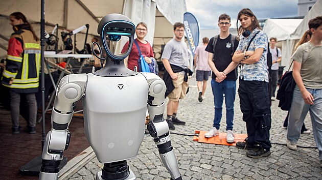 Drony a robotika