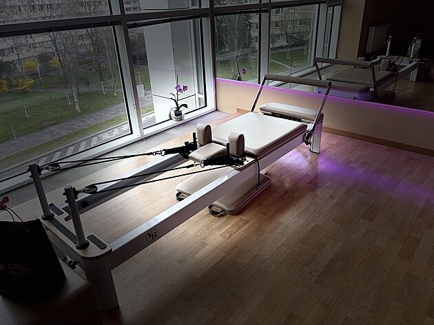 Pilates Reformer: cvi�en�, kter� si zamilujete. A ve Form Factory ho vyzkou��te...