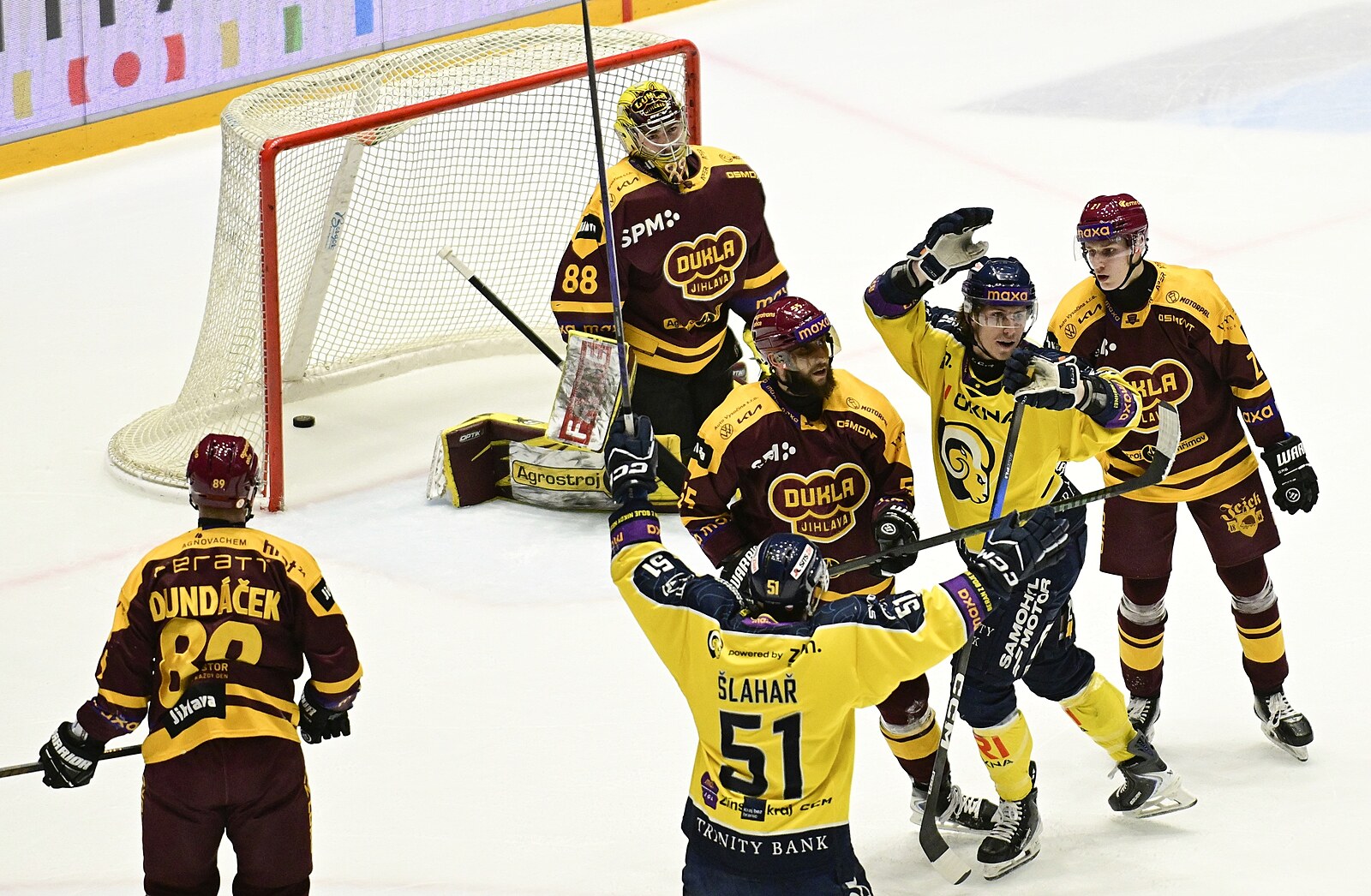 Zlínští hokejisté vyhráli v Jihlavě a jsou jediný krok od baráže o extraligu