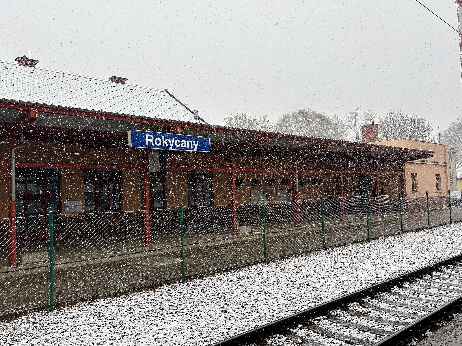 Západ Čech zasypal sníh, Karlovarsko hlásí problémy v dopravě