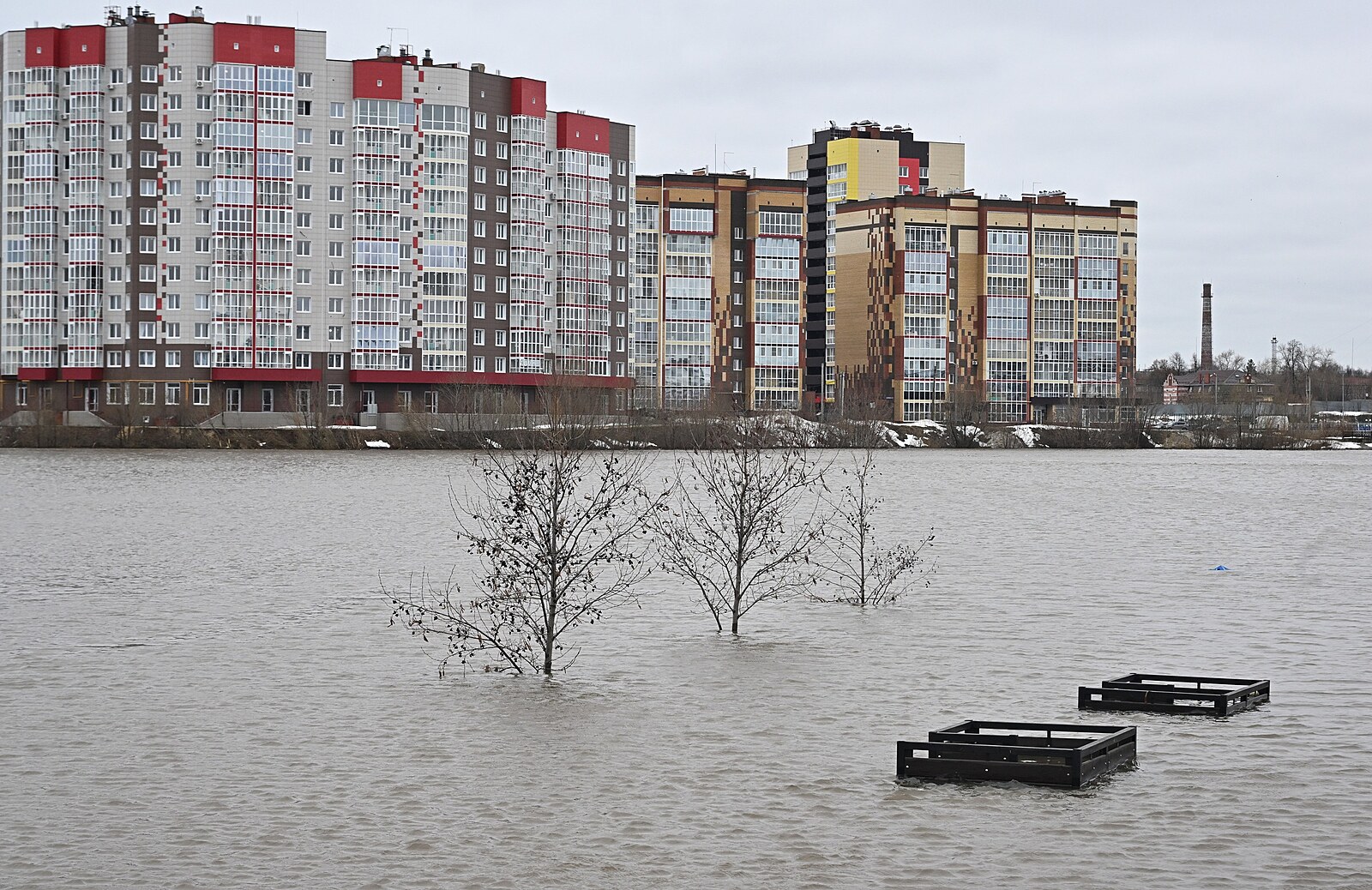 Rusko pustoší záplavy. Dagestán zažívá nejhorší za sto let, protrhla se přehrada