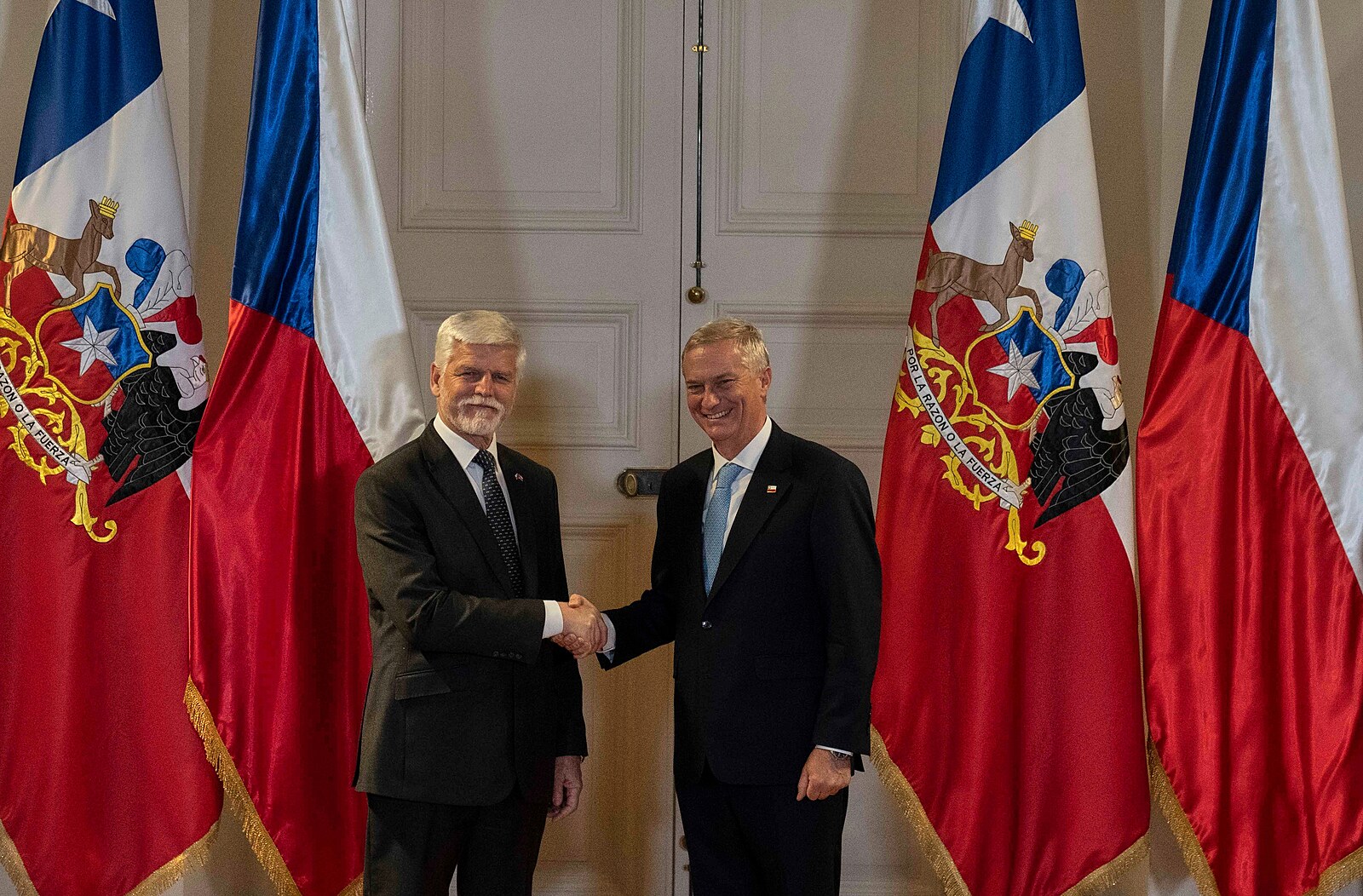 Pavel v Chile nechal svoje pero jako náhradu za to, které zmizelo v Klausově kapse