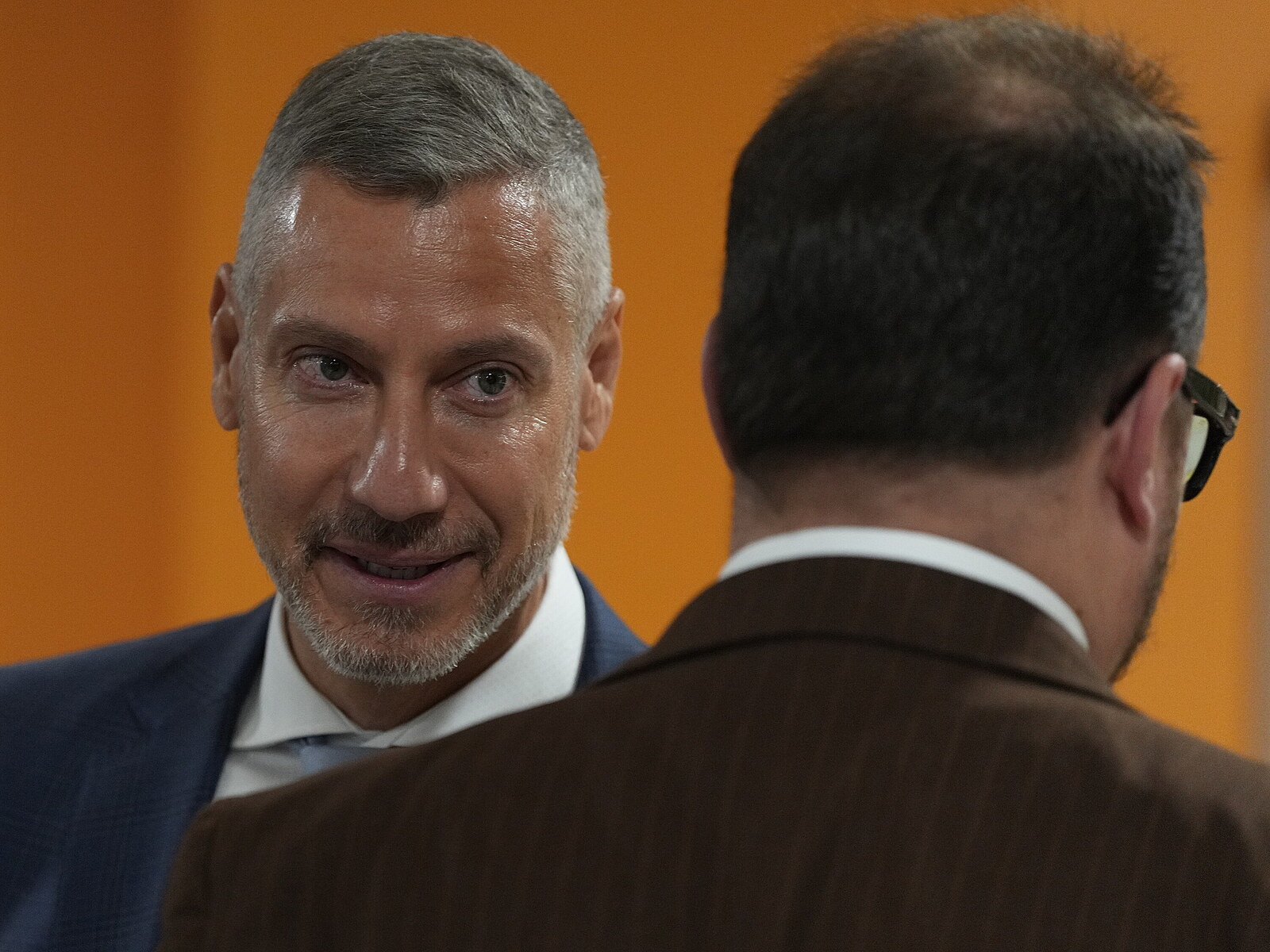 Pohádka o dětech s kryptotelefonem. Měli politici ze STANu a TOPky jen smůlu?