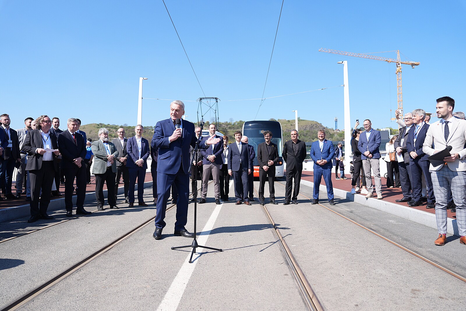 Otevírá se Dvorecký most. Uleví dopravě na jihu Prahy, auta na něj ale nesmí