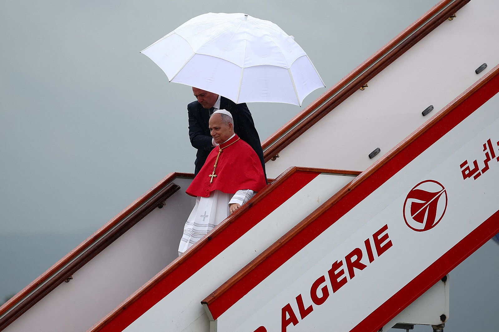 Papež Lev XIV. vyrazil na turné po Africe. Začíná historickou návštěvou Alžírska