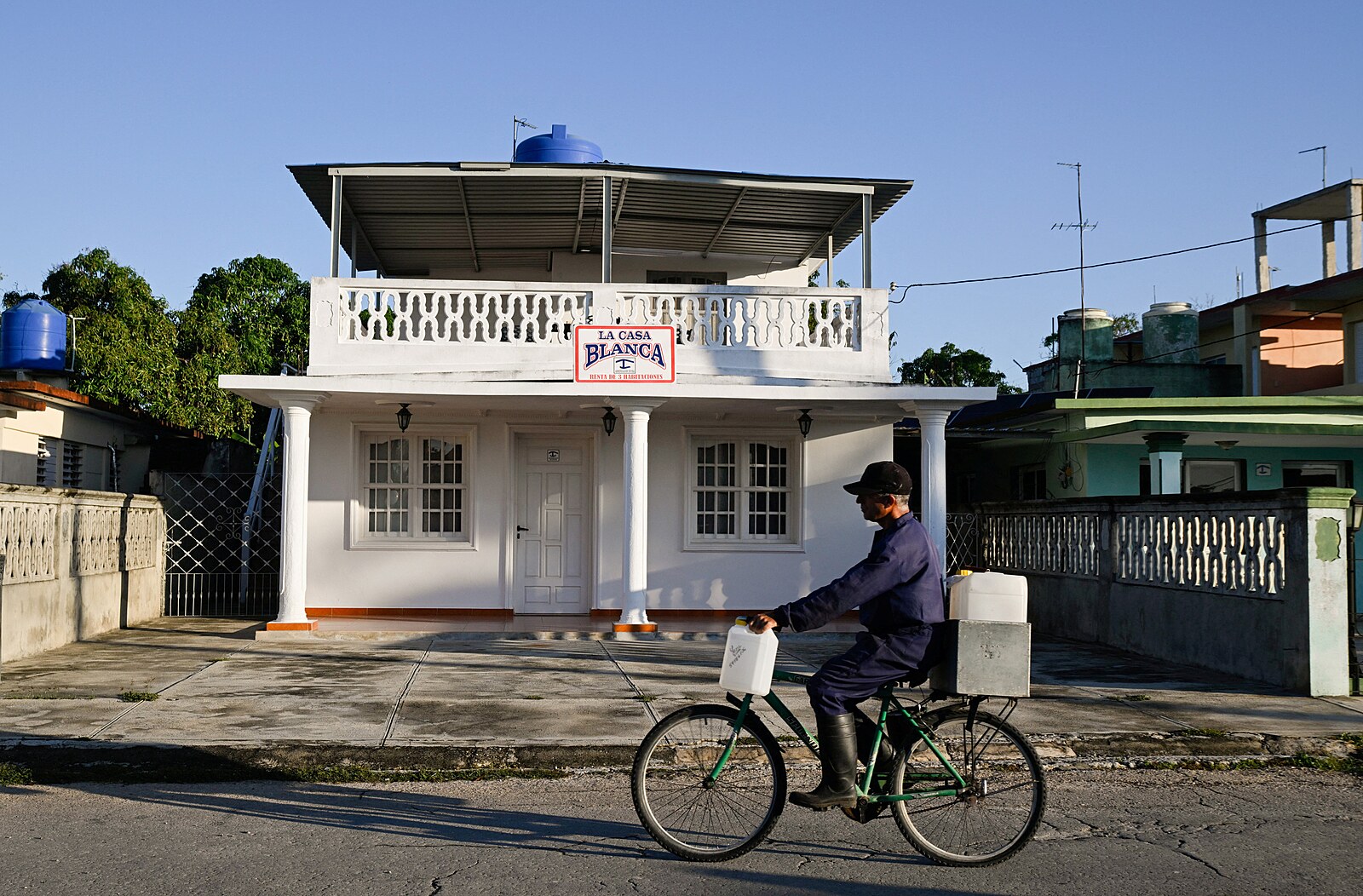 OBRAZEM: Když se ze špatného stane ještě horší. Ropná krize očima Kubánců