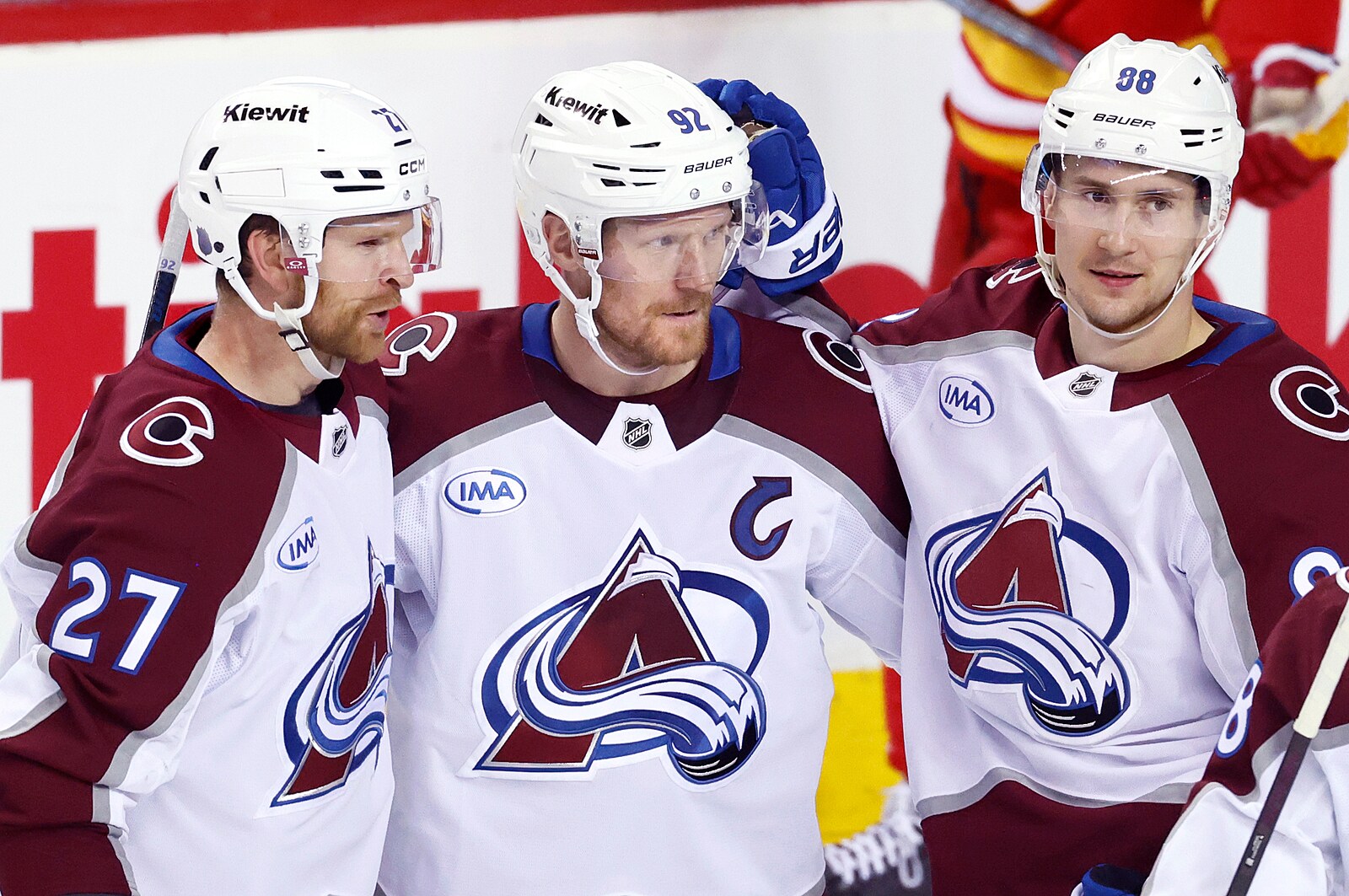 Pastrňák s Nečasem v NHL slavili 100. bod, v akci byli čtyři čeští gólmani