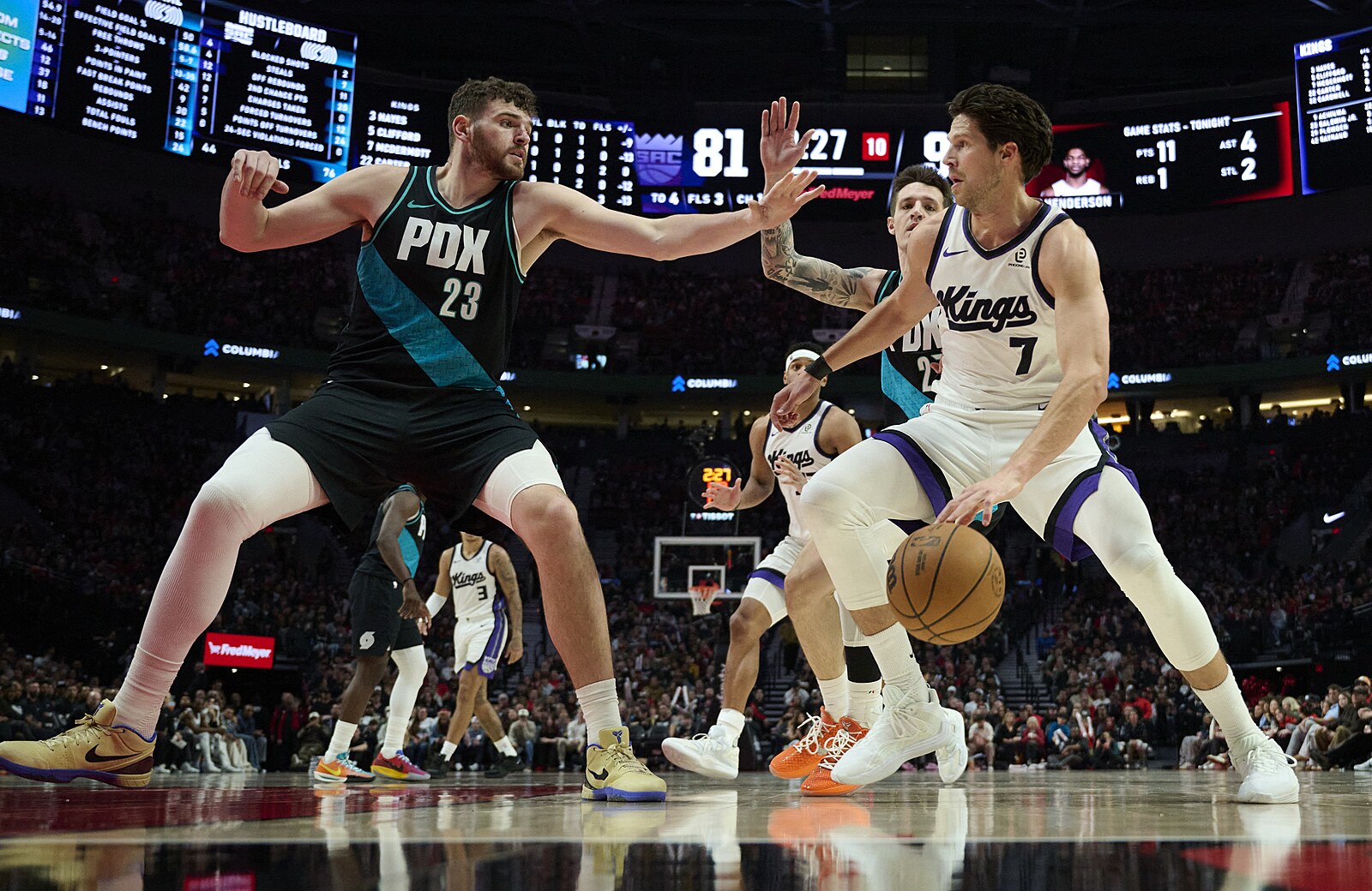 Krejčí po měsíci ve hře. Jokič si řekl o ceny, nedraftovaný nováček útočil na rekordy