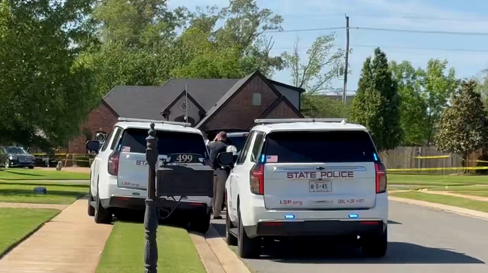 Útočník v Louisianě po domácí hádce zastřelil osm dětí, policisté ho pak zabili