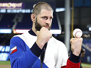 Svou náturu Ji�í Procházka na Florid� nezap�el ani p�i slavnostním nadhozu p�ed...