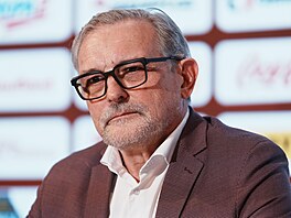 Novým kou�em �eských hokejist� bude Zden�k Moták.