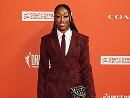 Basketbalistka Cotie McMahonová na galave�eru Draft WNBA 2026