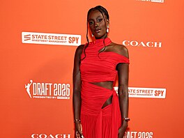 Basketbalistka Awa Fam Thiamová na galave�eru Draft WNBA 2026