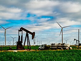 T�ební v� a v�trné elektrárny v USA v Texasu.
