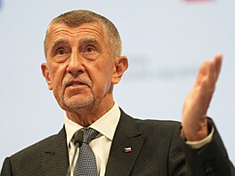 Premiér Andrej Babi� (ANO) na tiskové konferenci vlády. (13. dubna 2026)