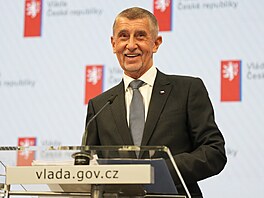 Premiér Andrej Babi� (ANO) na tiskové konferenci vlády. (13. dubna 2026)