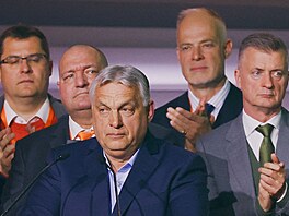 Ma�arský premiér Viktor Orbán v Budape�ti hovo�í ke svým p�íznivc�m po oznámení...