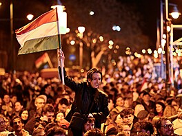 P�íznivci opozi�ní strany Tisza se v Budape�ti radují po oznámení �áste�ných...