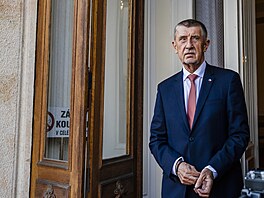 Premiér Andrej Babi� se na Ú�adu vlády setkal s generálním tajemníkem...