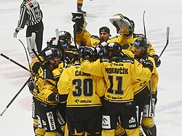 Hokejisté Litvínova slaví první bará�ové vít�zství. Rozhodli v prodlou�ení.