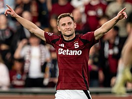 Spar�anský úto�ník Jan Kuchta se raduje ze svého druhého gólu proti Jablonci.
