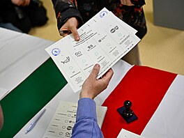 V Ma�arsku probíhají ost�e sledované parlamentní volby, které by mohly znamenat...