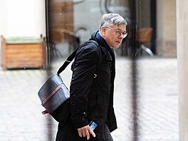 Generální �editel �eské televize p�ijel za ministrem kultury Hynkem Chudárkem.