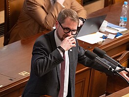 P�edseda TOP 09 Mat�j Ond�ej Havel na mimo�ádné sch�zi Sn�movny (16. dubna 2026)