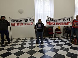 Na jednání brn�nského zastupitelstva p�i�li odp�rci i zastánci po�ádání...