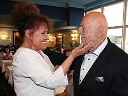 Jitka Zelenková na oslav� 90. narozenin Václava Hyb�e