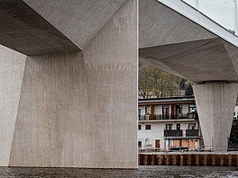 Dvorecký most se otev�e 17. dubna. Jeho dopravní provoz se obejde bez...