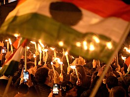 V ulicích ma�arského hlavního m�sta Budape�ti se dnes v noci po vít�zství...