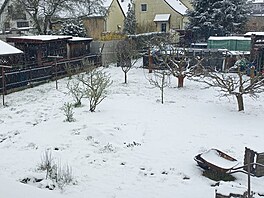 Sníh v pátek ráno p�ekvapil obyvatele Kazn�jova na Plze�sku. (10. dubna 2026)