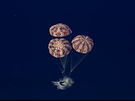 Astronautí mise Artemis II práv� p�istáli po cest� kolem M�síce