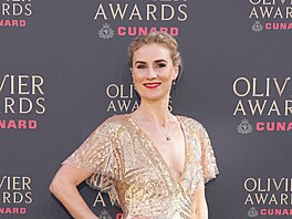 Jessica Swale na Olivier Awards v Londýn� (12. dubna 2026)