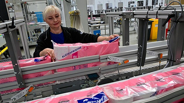 V �ab�ic�ch na Brn�nsku vznik� zbo��, kter� pot�ebuje ka�d�. Nov� linka firmy Moracell vyrob� 20 tis�c tun toaletn�ho pap�ru za rok. (16. dubna 2026)