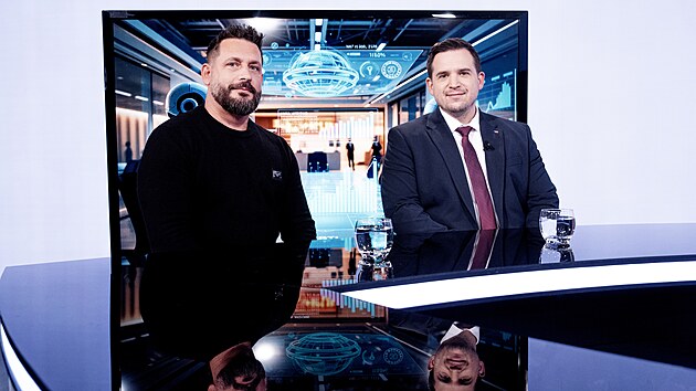 Hosty po�adu iDNES Lounge na t�ma �AI a technologie � jak m�n� byznys�jsou �editel BIQ Group Marcel �erven� a �editel �esk� asociace AI Luk� Benzl. (13. dubna 2026)