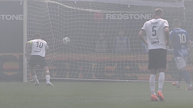 Video hakemi Sigma'nın Slovácko ile yaptığı maça beş kez müdahale etti