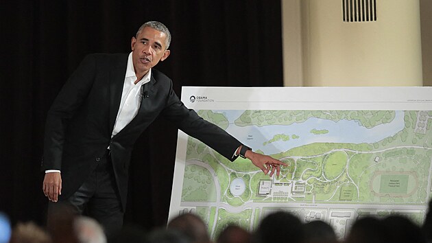 B�val� prezident Barack Obama p�edstavuje v Chicagu ve st�t� Illinois hlavn� rysy sv�ho prezidentsk�ho centra. (3. kv�tna 2017)