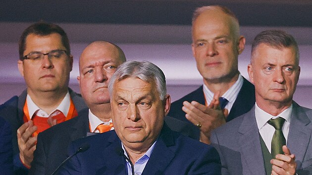 Vítězství demokracie, hodnotí čeští politici maďarské volby. Pavel věří v dobré vztahy