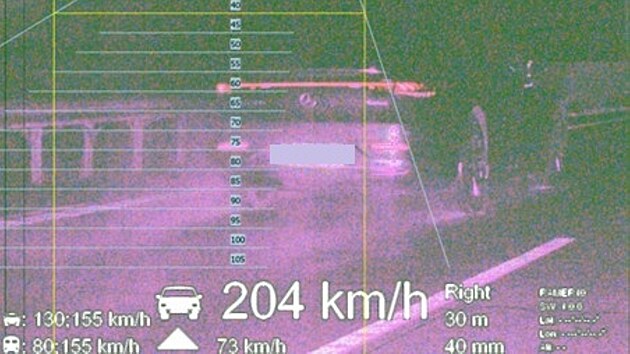 Radar Policie �R zachytil �idi�e mercedesu, který v úseku u Humpolce jel...