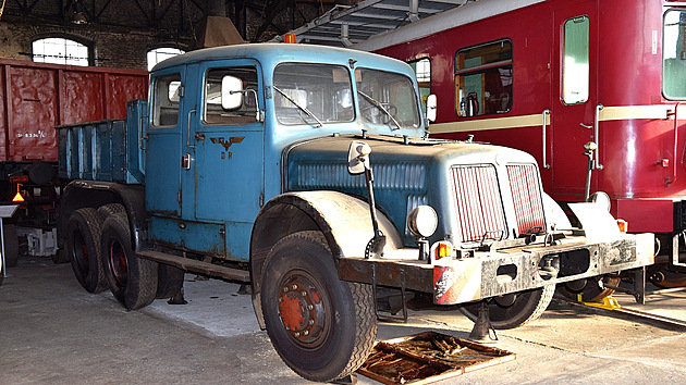 Tatra 141