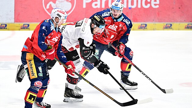 Pardubice ile Sparta arasındaki kavgalar sona eriyor. Třinec'e kim gidecek?