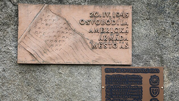 M�sto A� ud�lilo �estn� ob�anstv� dev�ti voj�k�m US Army, kte�� v roce 1945 padli na A�sku p�i osvobozov�n� �eskoslovenska od n�meck� okupace. (18. dubna 2026)