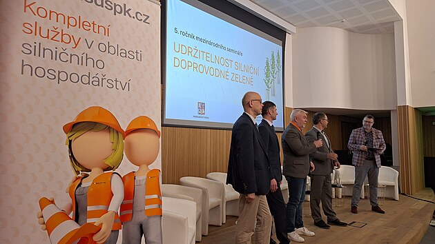 Silni�ní zeleni se odborníci v�novali u� popáté