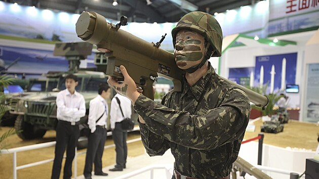 Čína se chystá vyzbrojit Írán systémy protivzdušné obrany, tvrdí zpravodajci