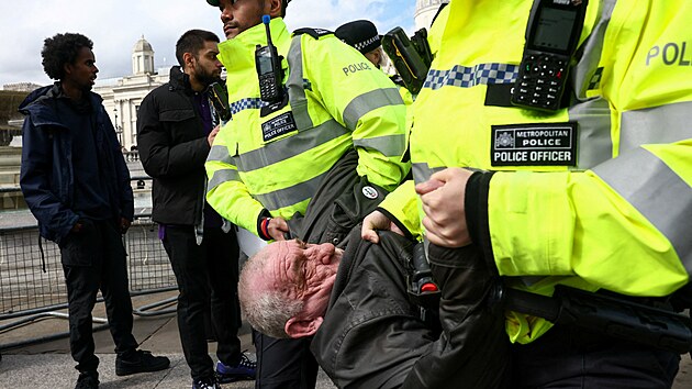 Lond�nsk� policie zatkla 523 lid� na demonstraci na podporu propalestinsk� organizace Palestine Action. (11. dubna 2026)