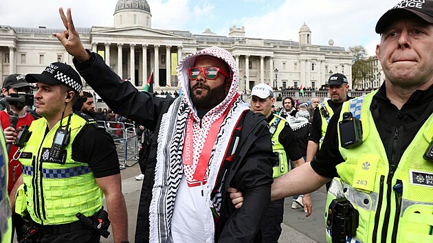 Lond�nsk� policie zatkla 523 lid� na demonstraci na podporu propalestinsk� organizace Palestine Action. (11. dubna 2026)