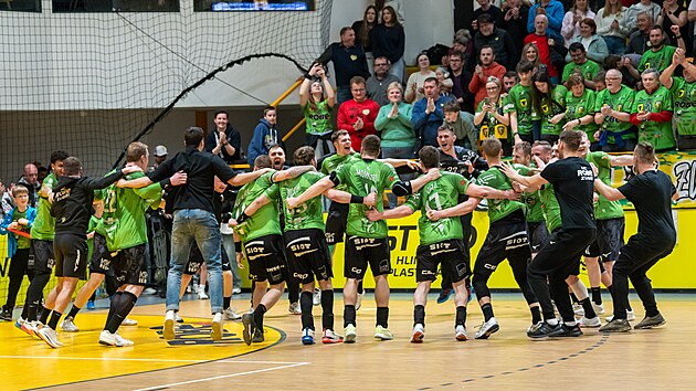 �tvrtfin�le extraligy h�zenk��� Zub�� (v zelen�m) - Lovosice.